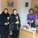 Олеся Бохан и Светлана Парханович дарят книги