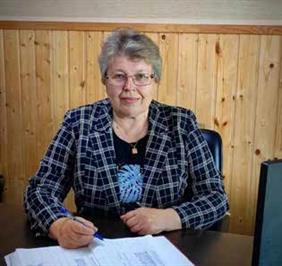 диспетчер. После окончания Минского политехникума Зоя, девушка из Гродненской области, поехала в след за мужем в Туховичи. Это было в далеком 1981 году. Молодой семье сразу предоставили жилье, родились дети – получили трехкомнатную квартиру. З.И.Бабореко начала работать диспетчером брикетного цеха, где работала даже после выхода на заслуженный отдыха вплоть до 2026 года.